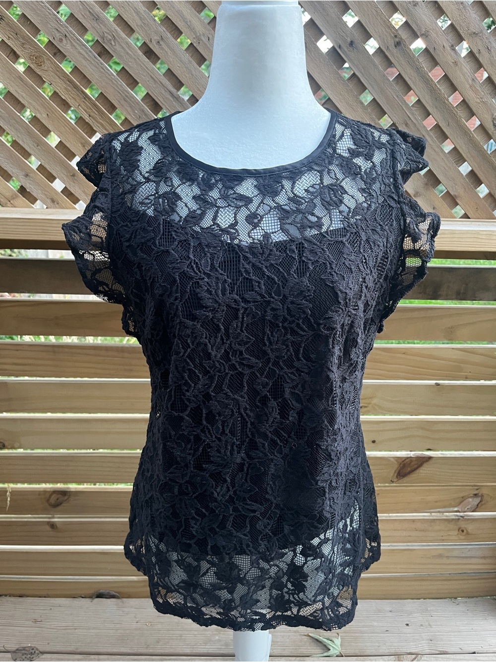 White House Black Market Black Floral Lace Flutter Sleeve Blouse